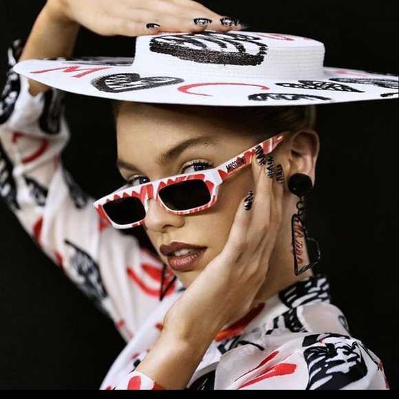 MOSCHINO new/authentic rectangular retro sunnies